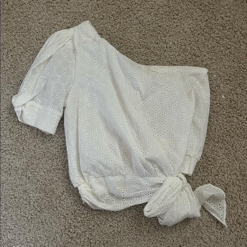 White DO+BE One shoulder top